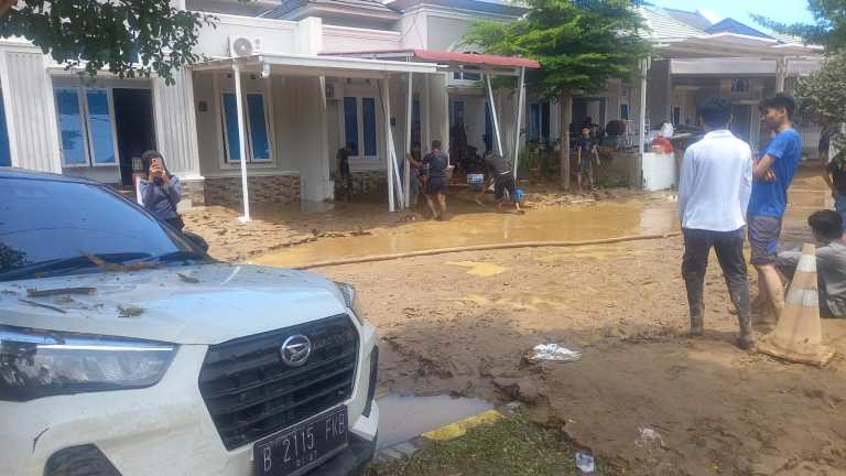 Warga Perumahan Lumin Park Padang Dihantui Trauma Banjir Berulang, Bingung Nasib Properti